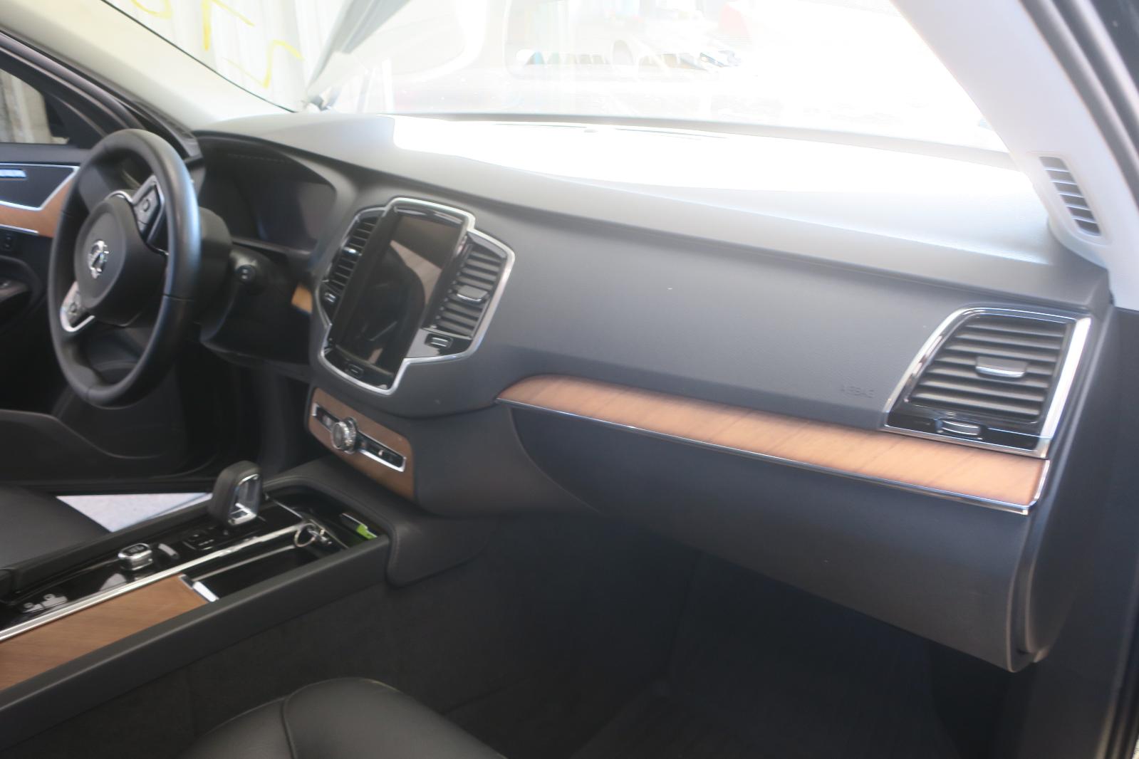 2024 Volvo XC90 -- Photo 15