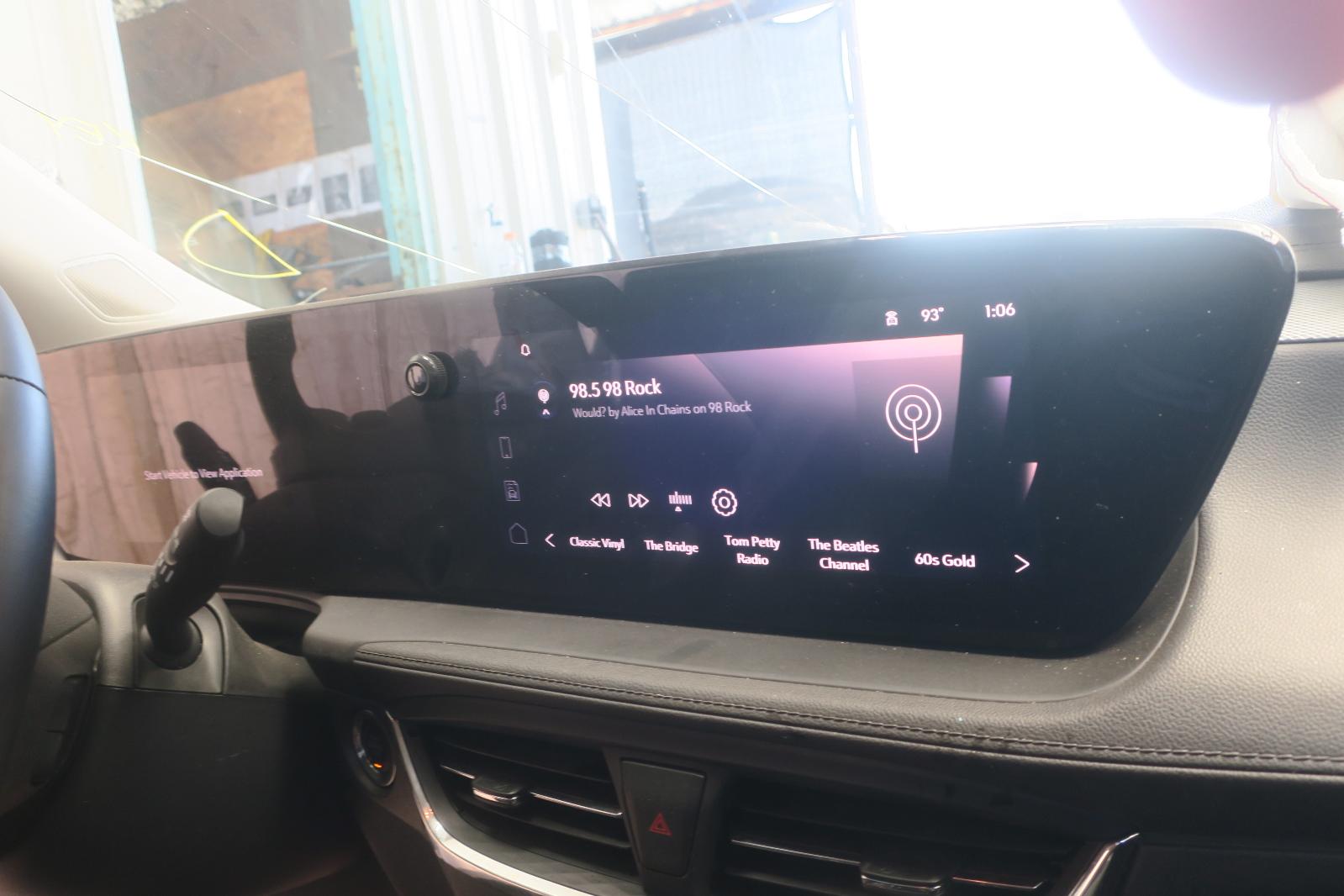 2025 Buick Encore GX -- Photo 10