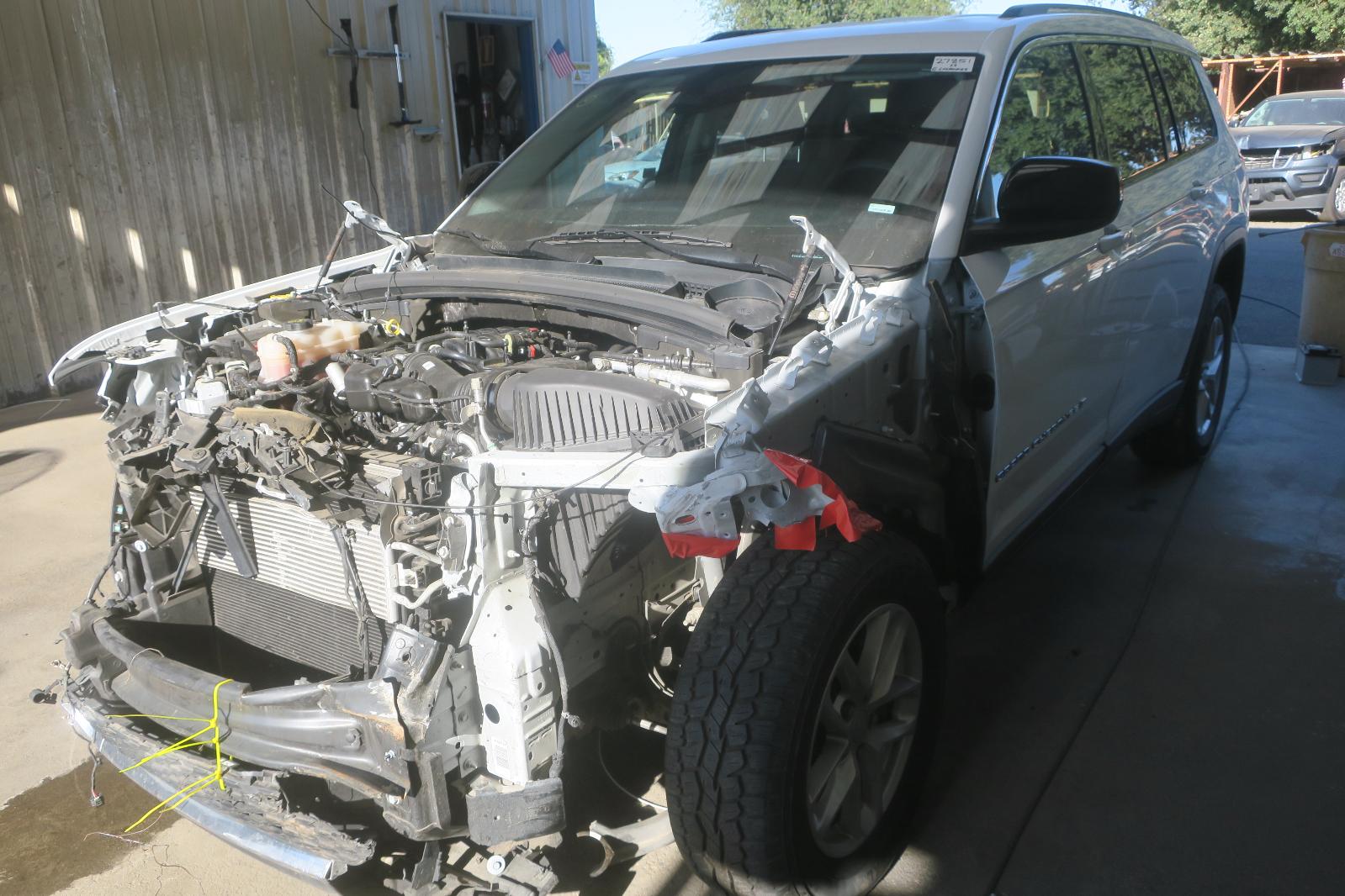 2023 Jeep Grand Cherokee -- Photo 1