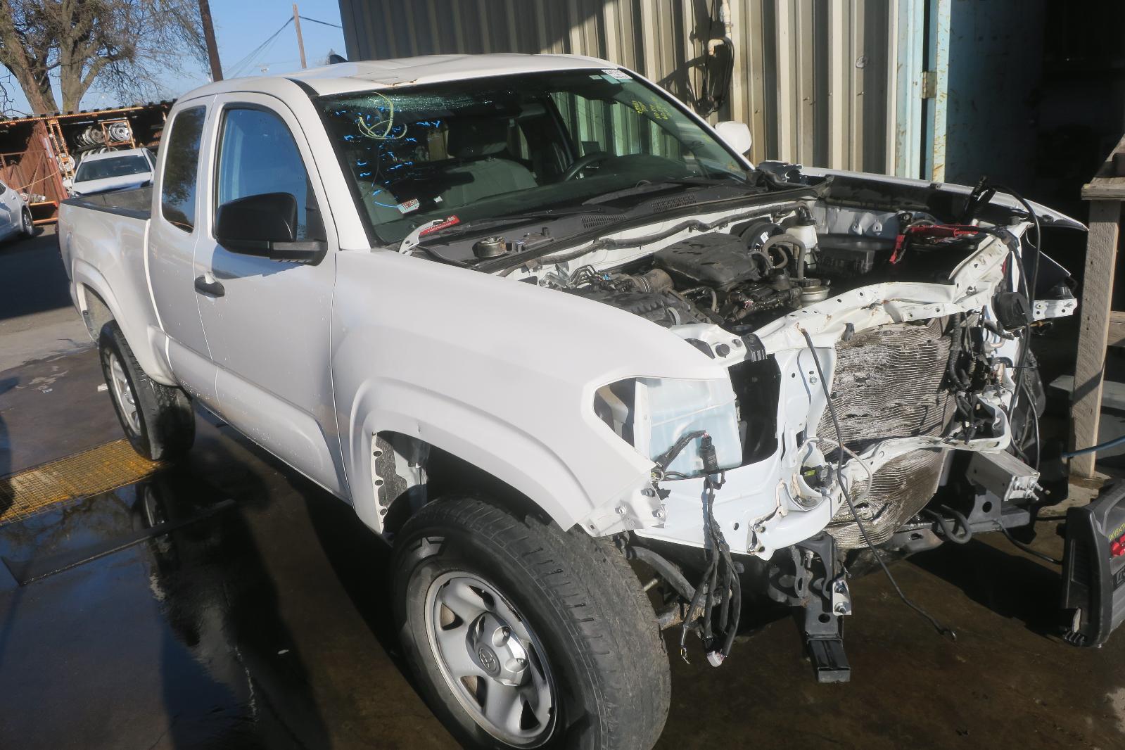 2019 Toyota Tacoma -- Photo 4