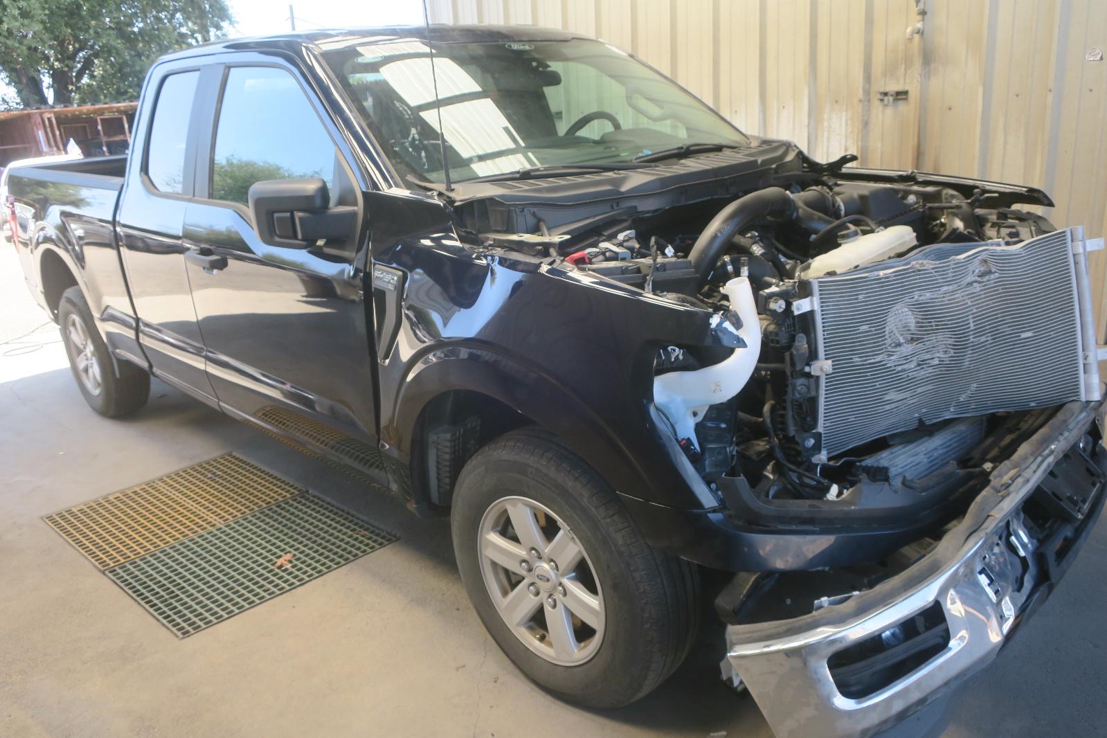 2025 Ford F150 Pickup -- Photo 4