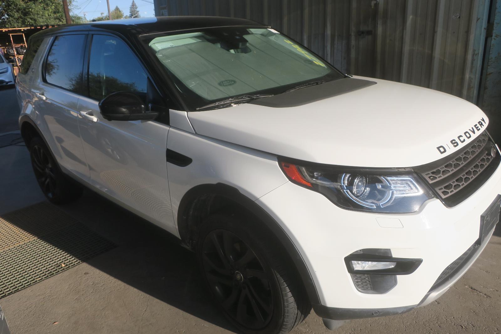 2015 Land Rover Discovery Sport -- Photo 4