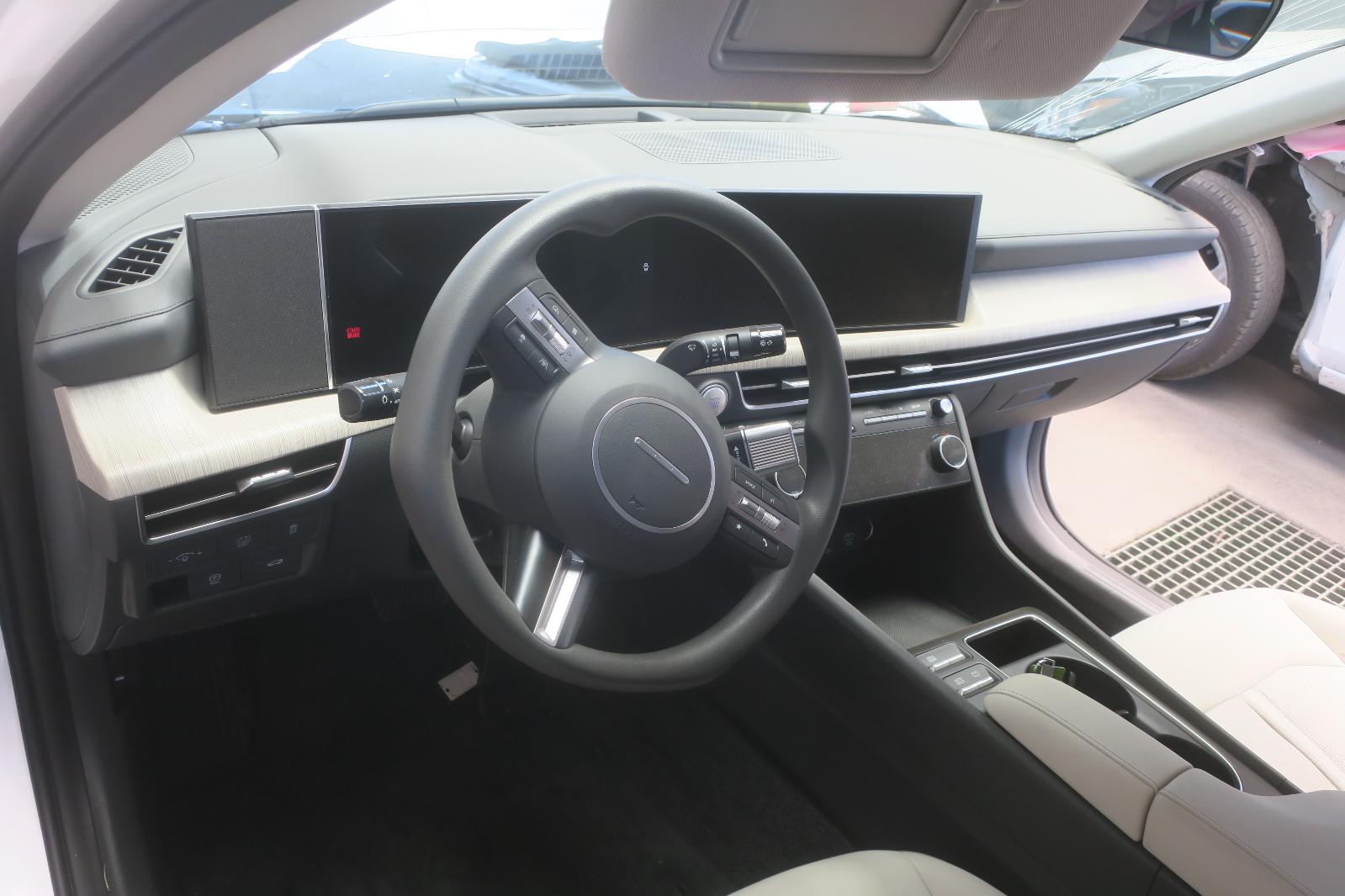 2026 Hyundai Sonata -- Photo 6