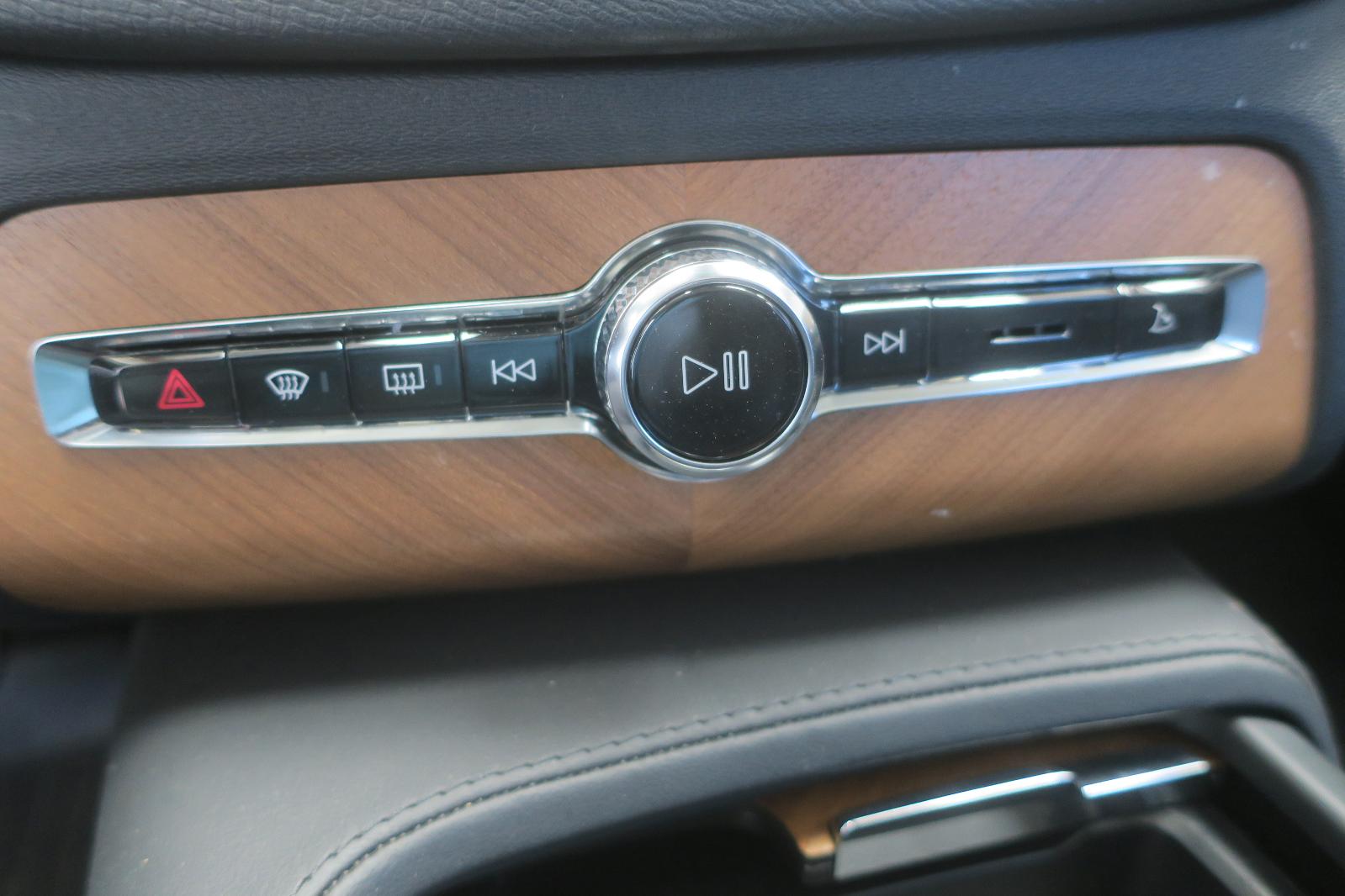 2024 Volvo XC90 -- Photo 13
