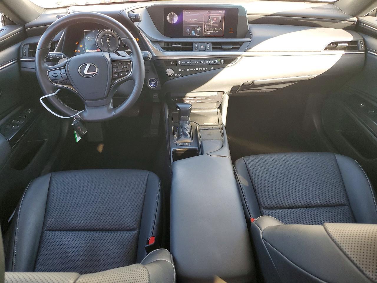 2021 Lexus ES 300h -- Photo 8