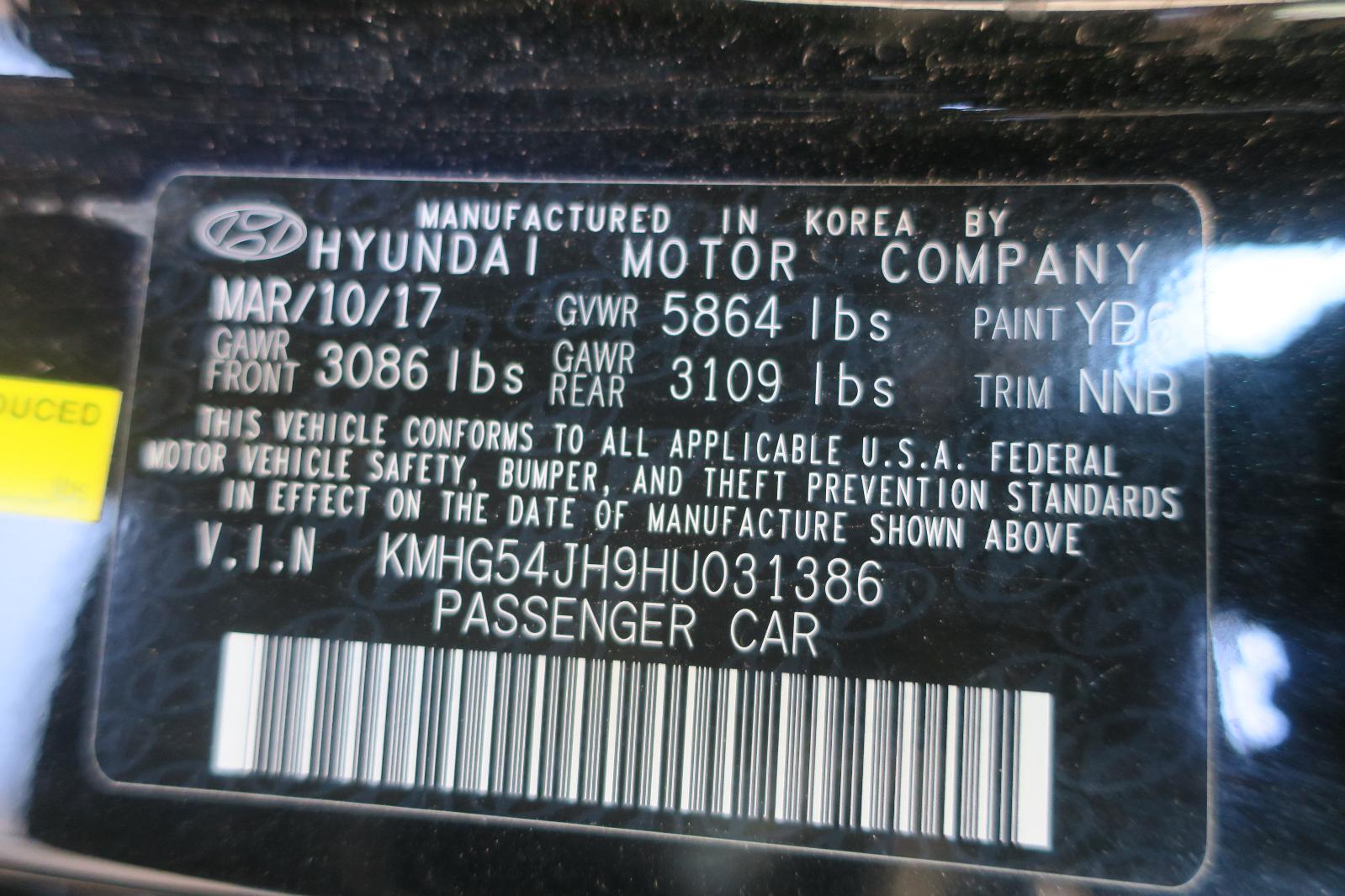 2017 Genesis G90 -- Photo 12