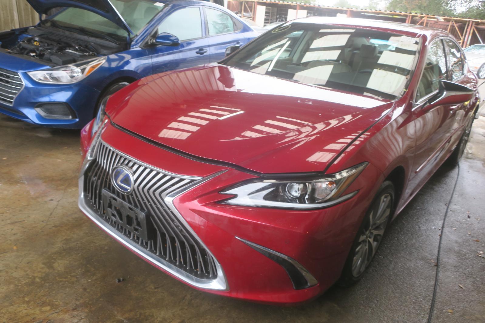 2019 Lexus ES 300h