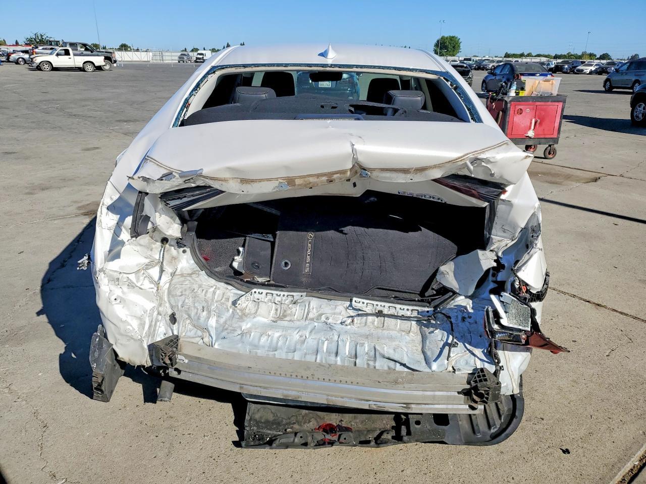 2021 Lexus ES 300h -- Photo 6