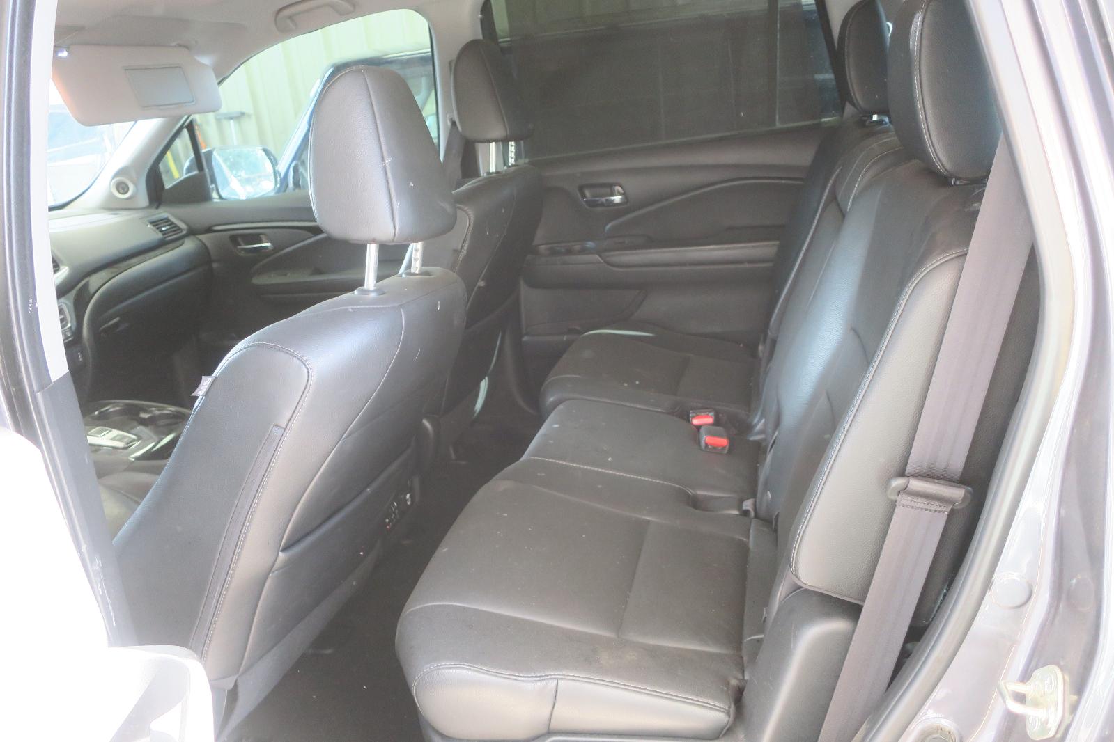 2016 Honda Pilot -- Photo 8