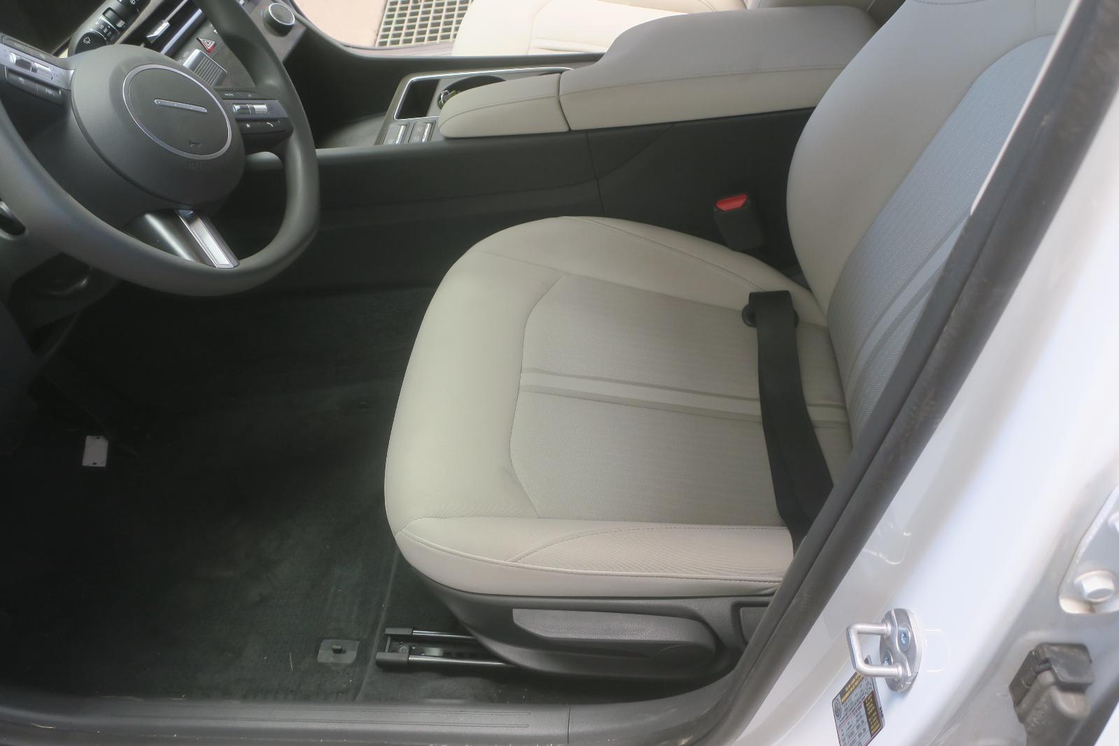 2026 Hyundai Sonata -- Photo 7