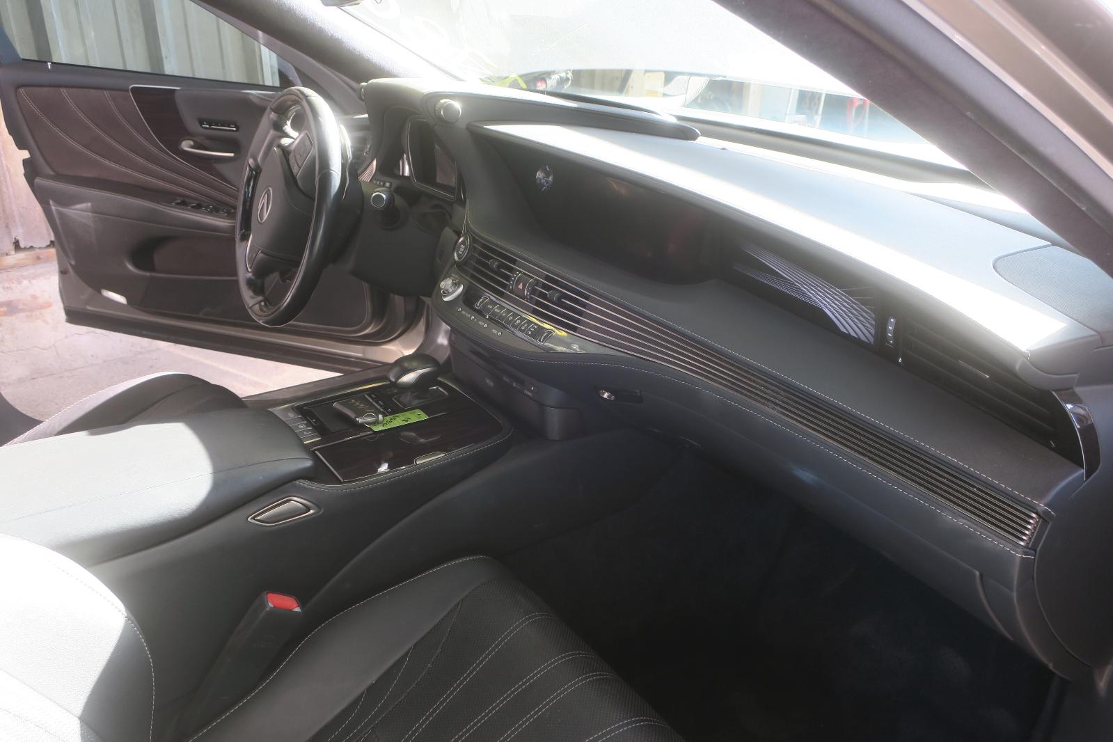 2018 Lexus Ls500 -- Photo 13
