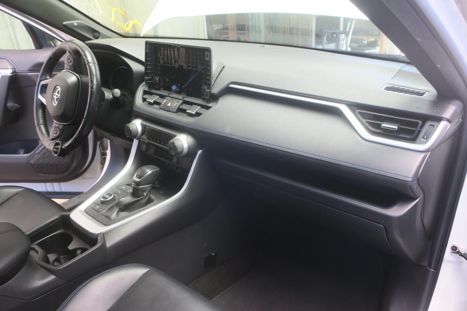 2019 Toyota Rav4 -- Photo 12