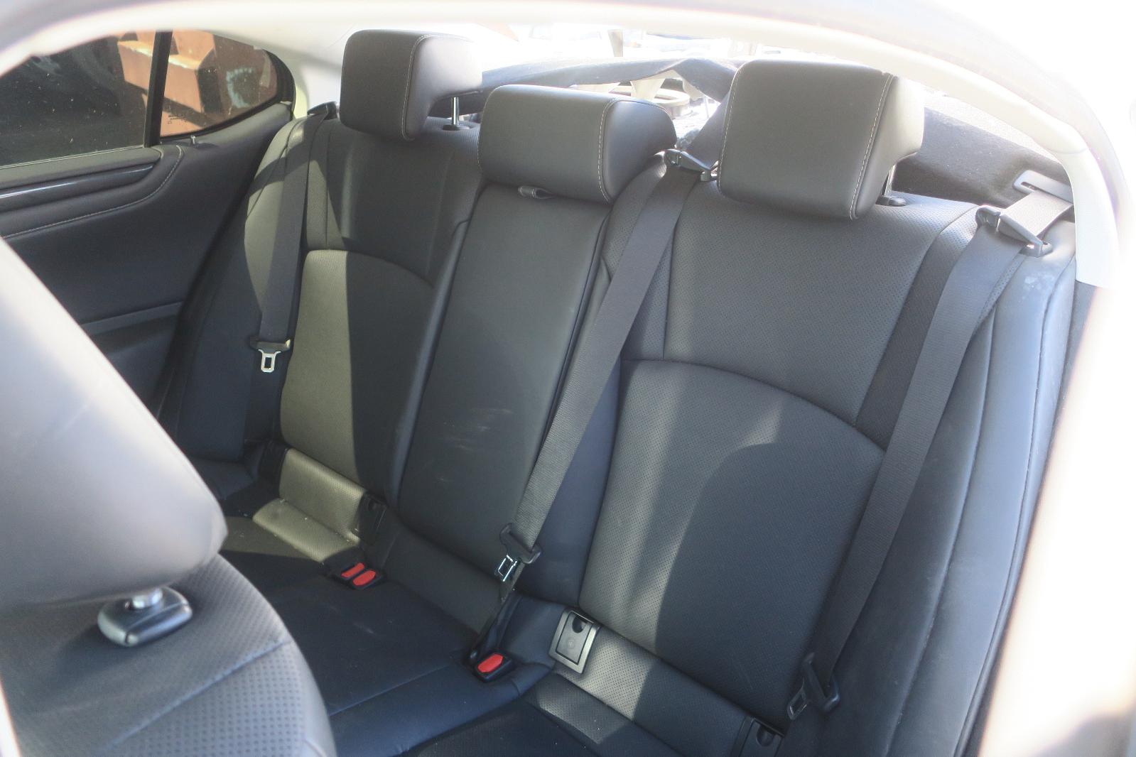 2021 Lexus ES 300h -- Photo 8