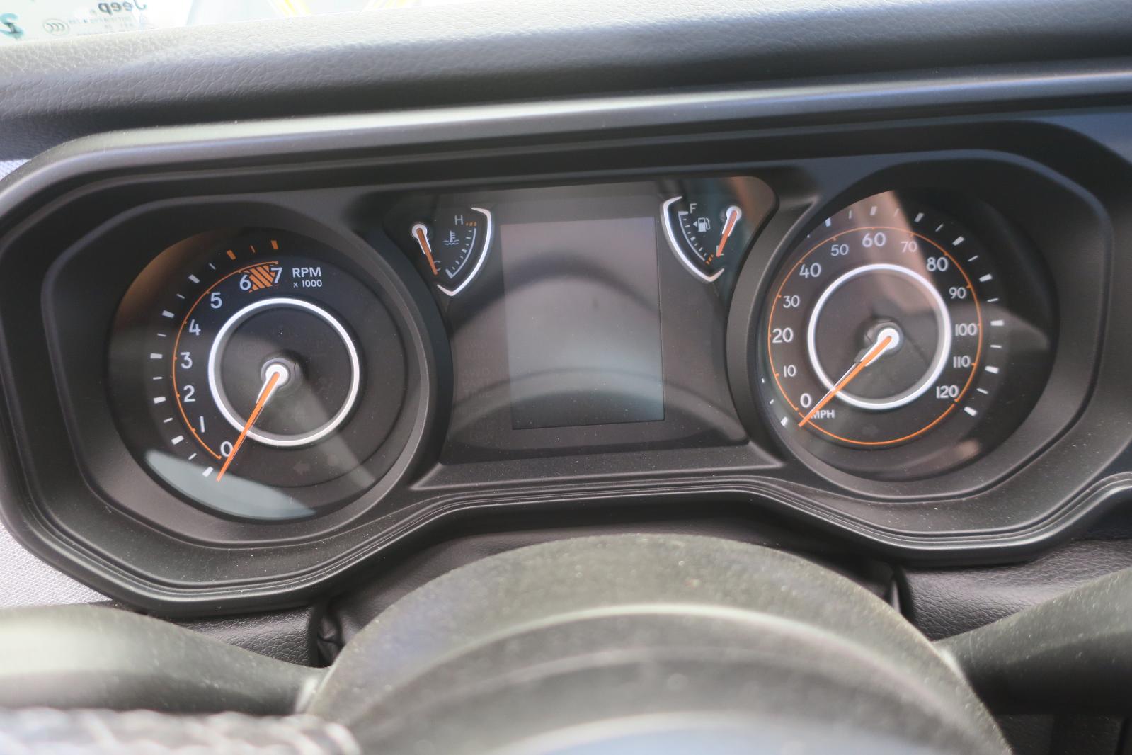 2025 Jeep Wrangler -- Photo 9