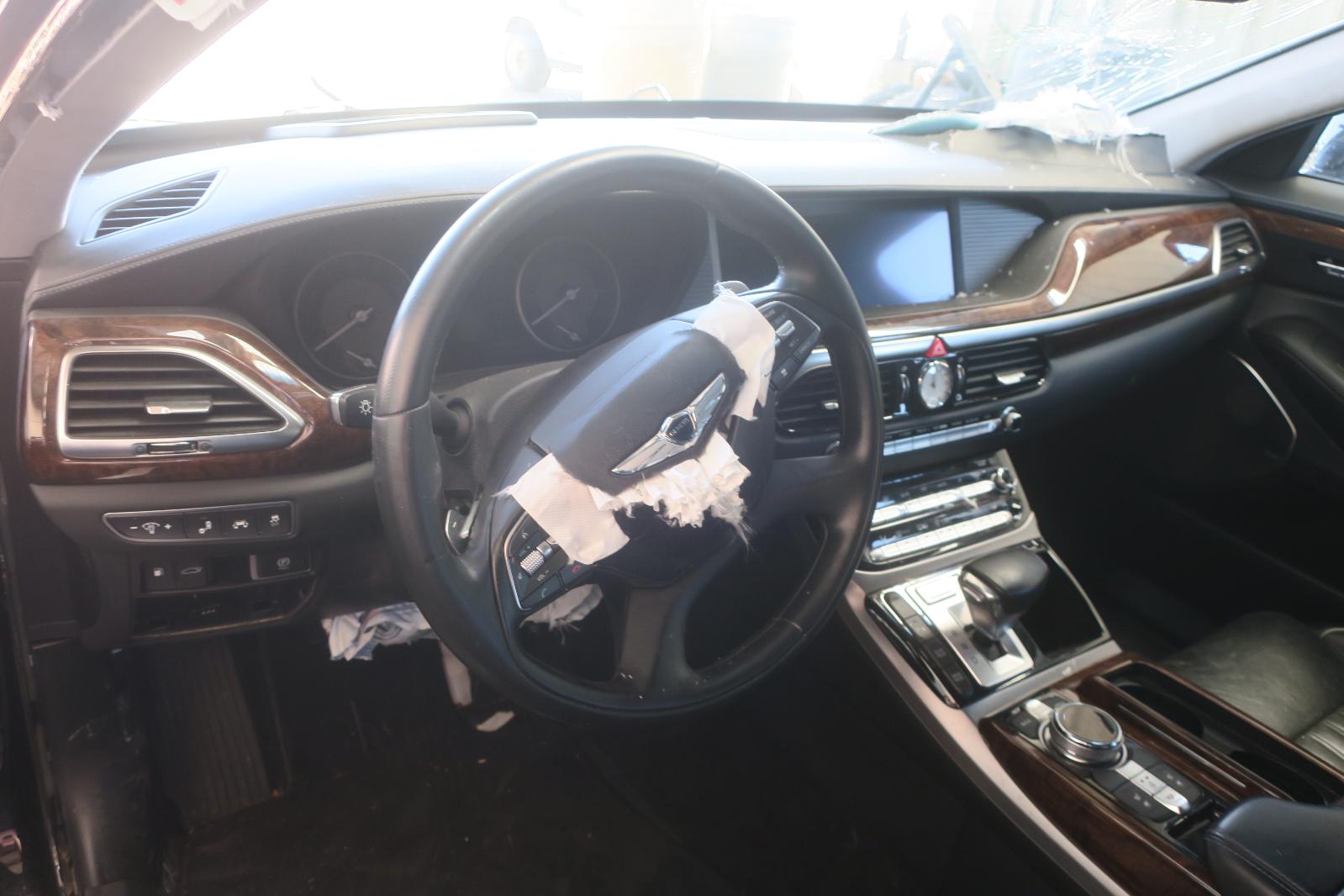 2017 Genesis G90 -- Photo 14
