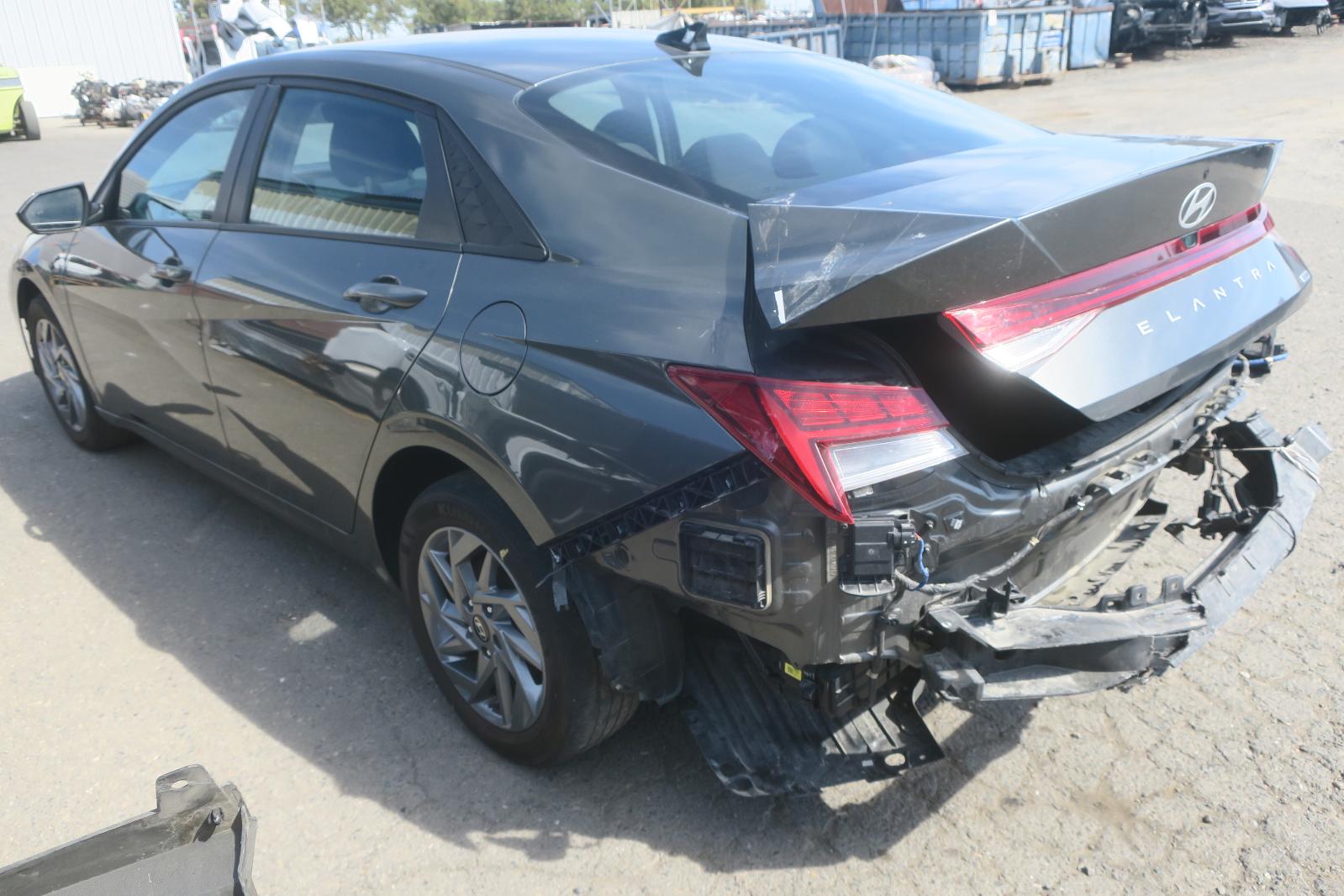 2025 Hyundai Elantra -- Photo 2