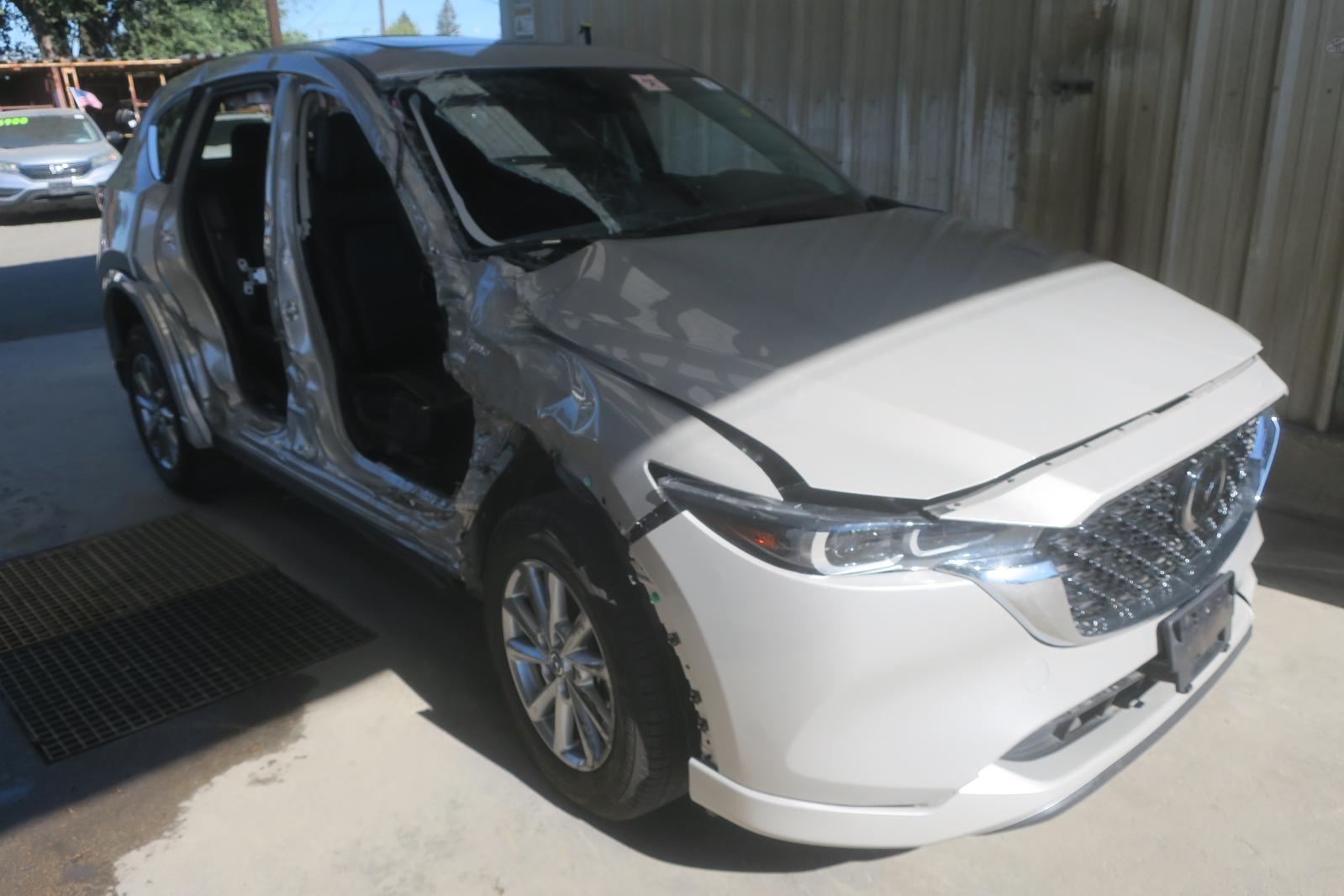 2024 Mazda CX-5 -- Photo 4