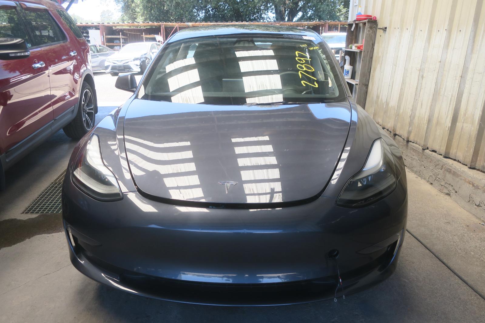 2023 Tesla Model 3 -- Photo 7