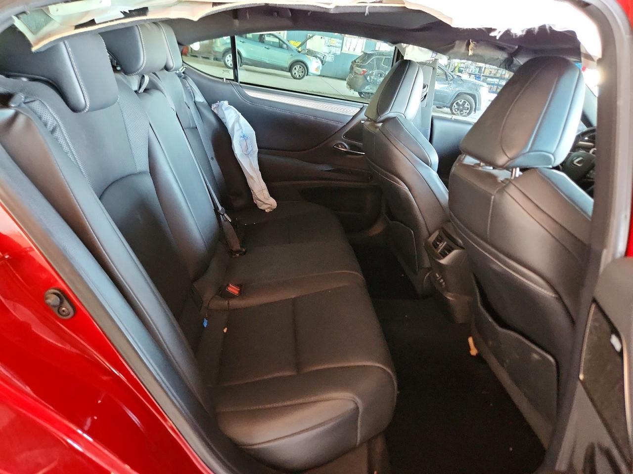 2021 Lexus ES 350 -- Photo 10