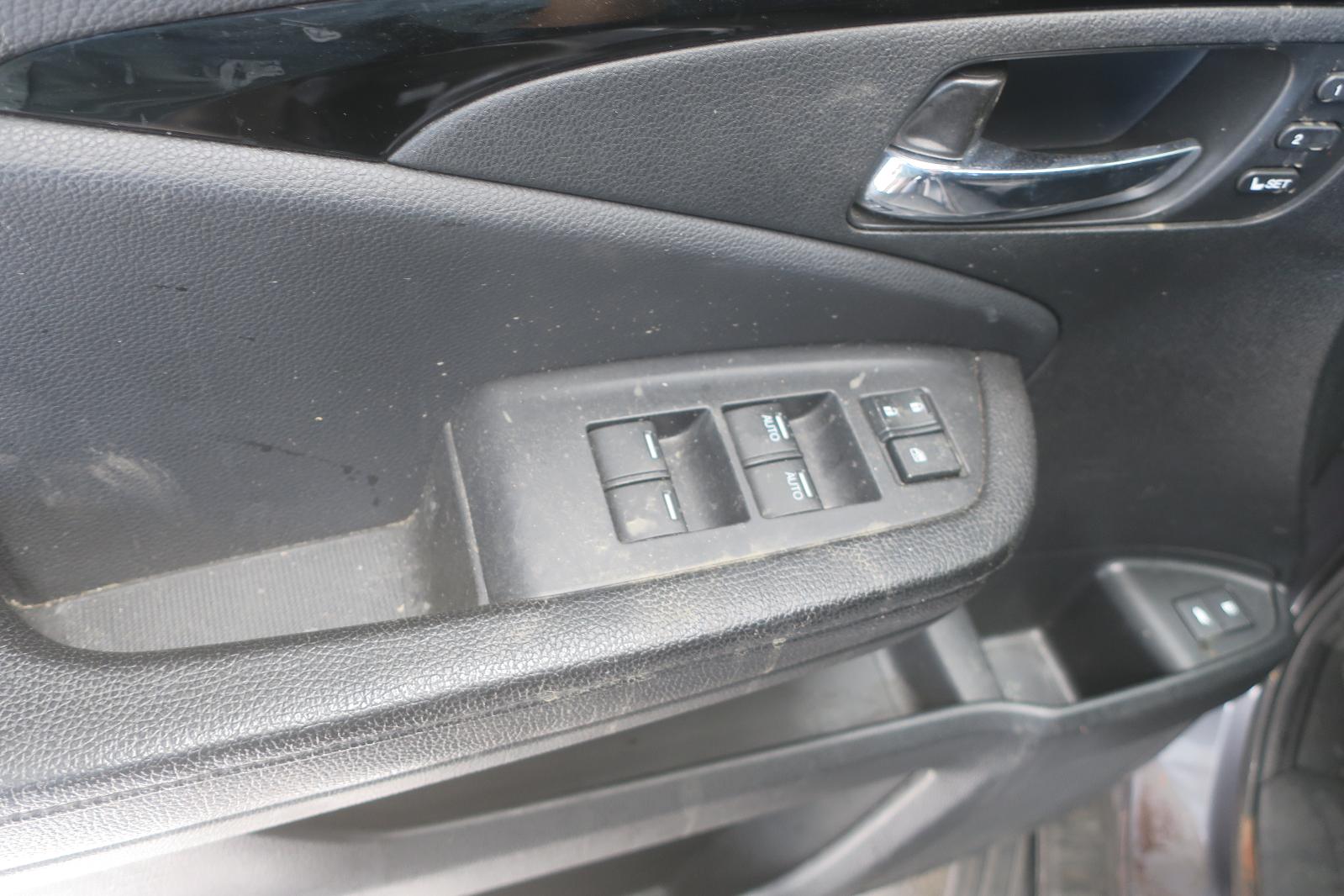 2016 Honda Pilot -- Photo 10