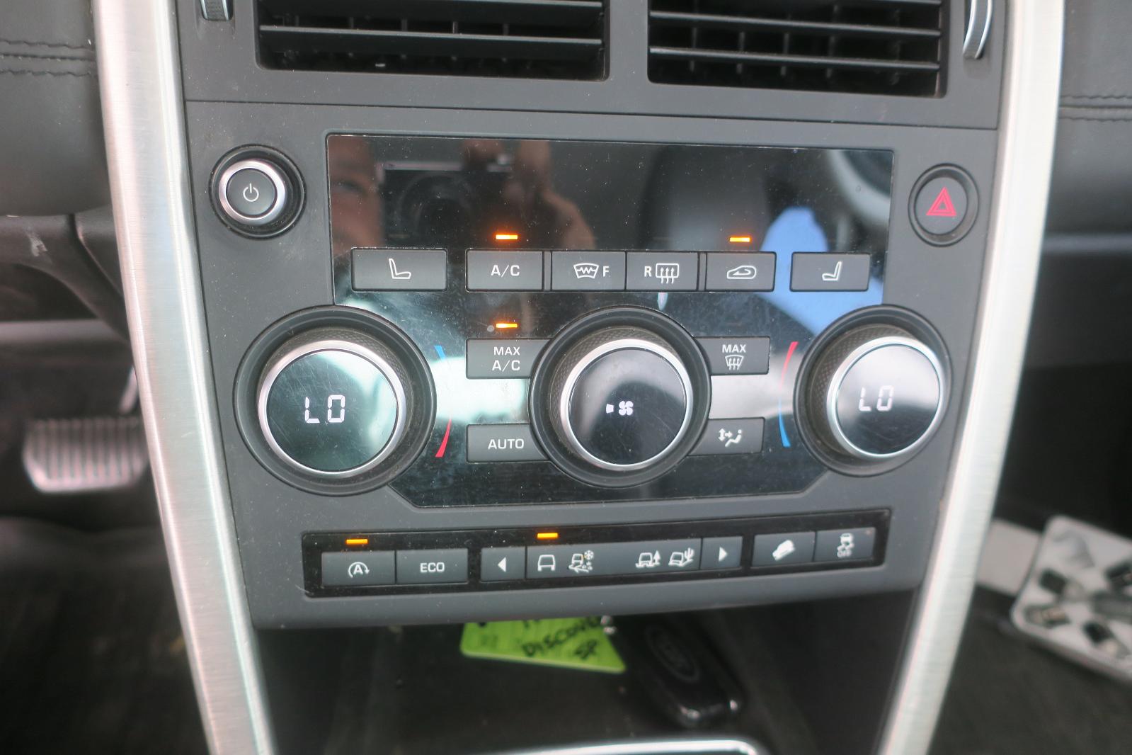 2015 Land Rover Discovery Sport -- Photo 11