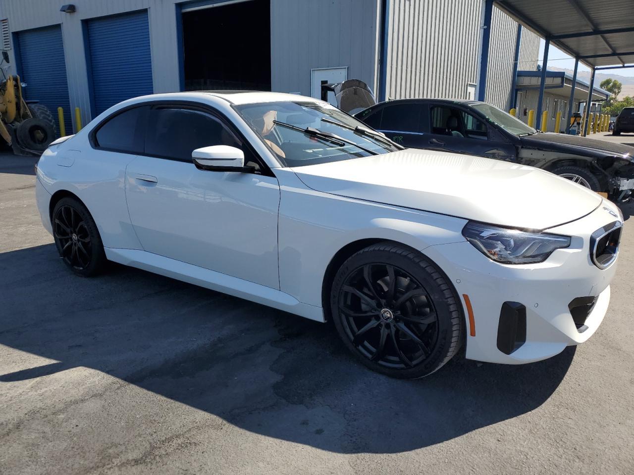 2023 BMW 230i -- Photo 4