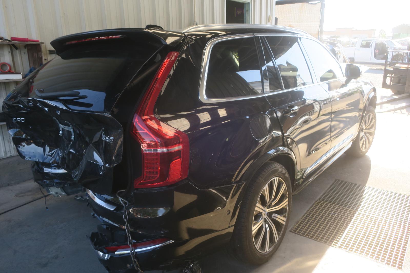2024 Volvo XC90 -- Photo 3