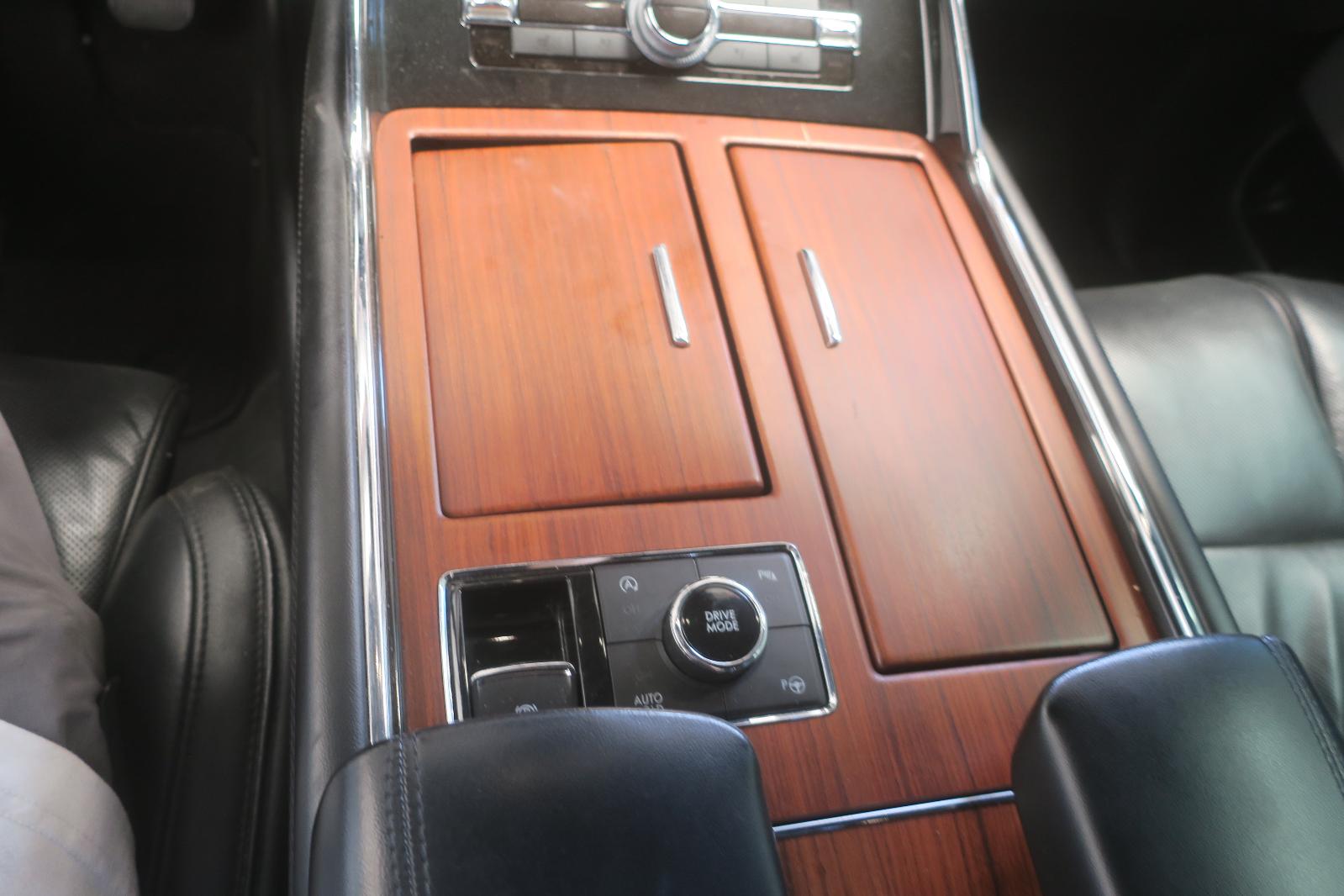 2018 Lincoln Navigator -- Photo 14