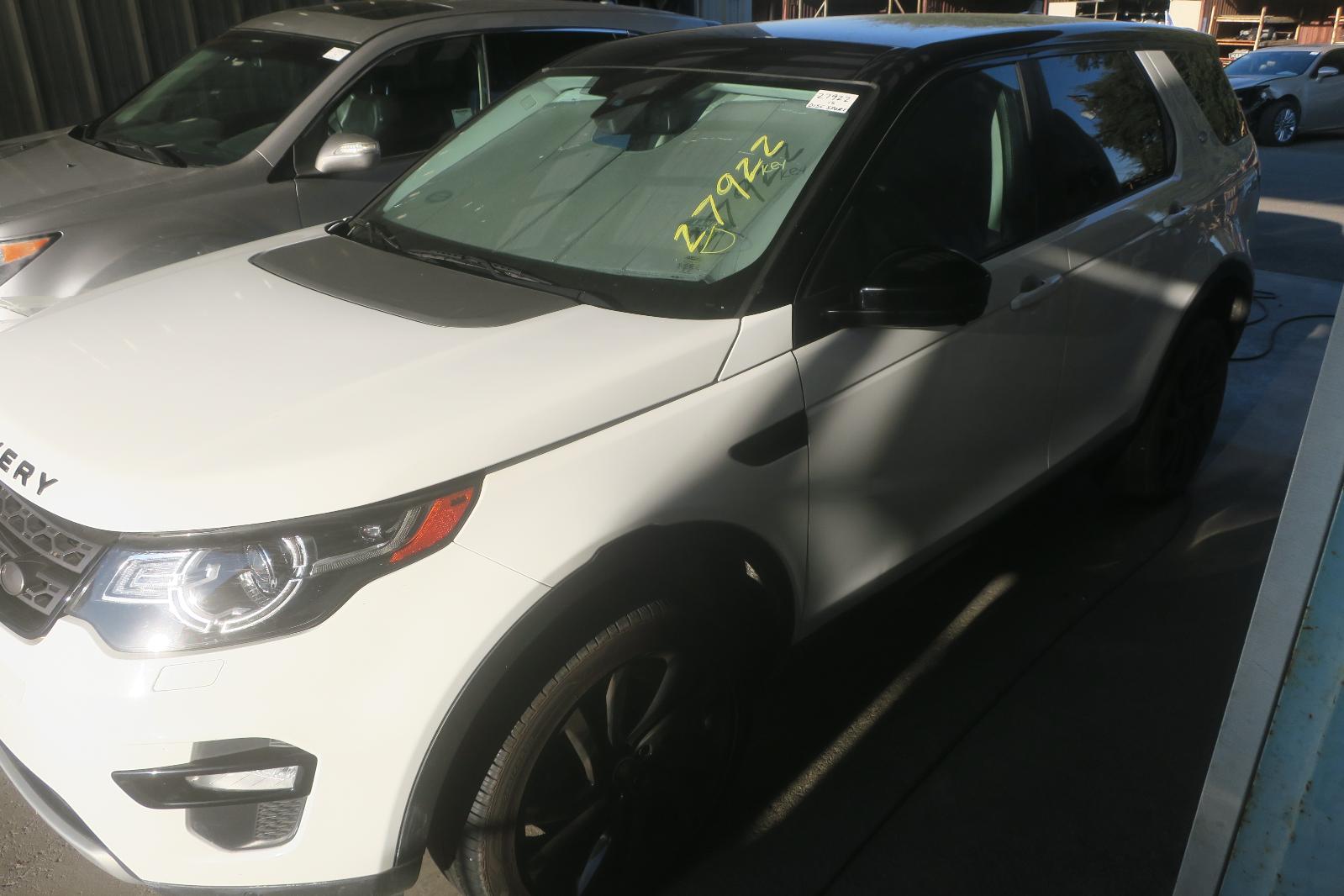 2015 Land Rover Discovery Sport -- Photo 1