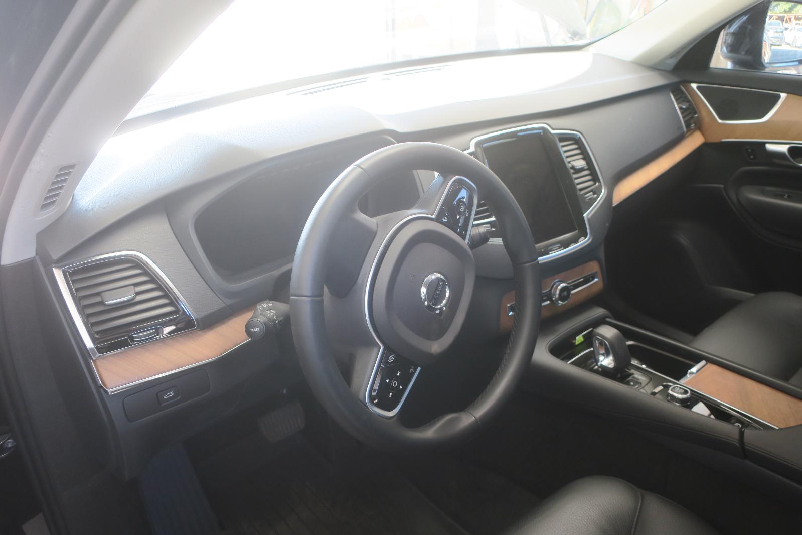 2024 Volvo XC90 -- Photo 6