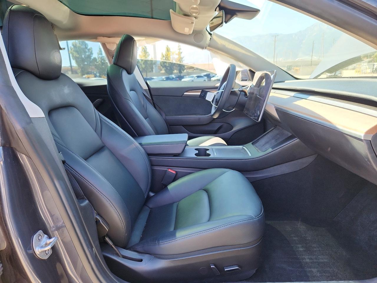 2023 Tesla Model 3 -- Photo 7