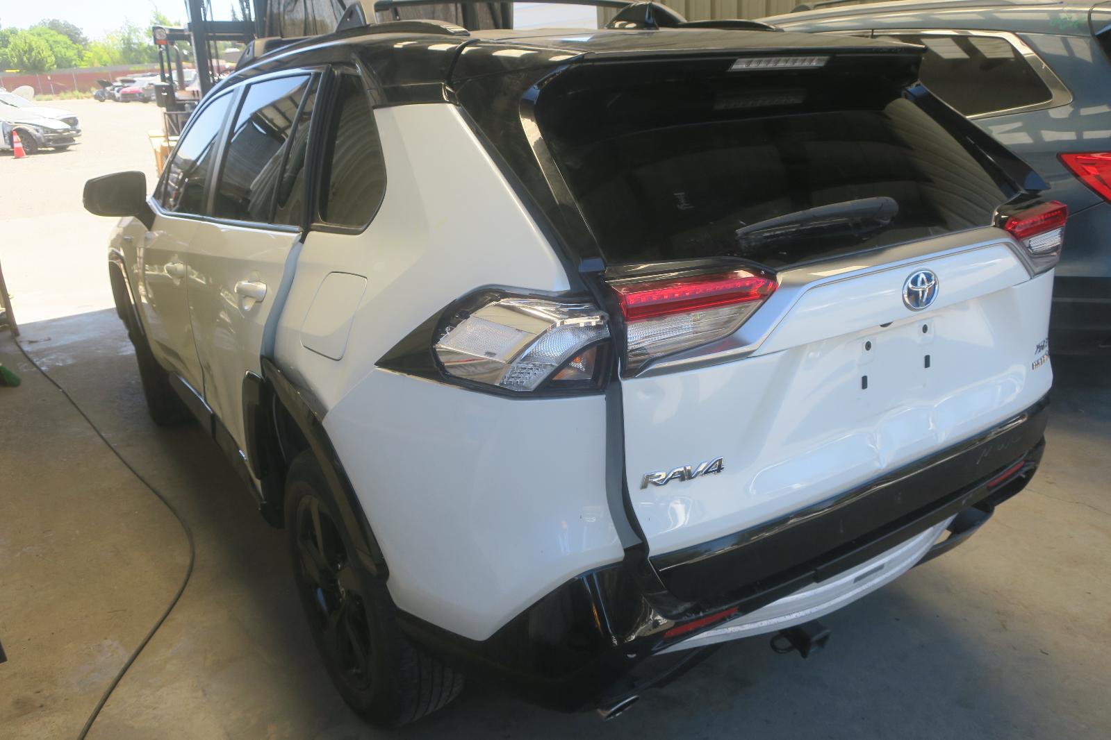 2019 Toyota Rav4 -- Photo 2