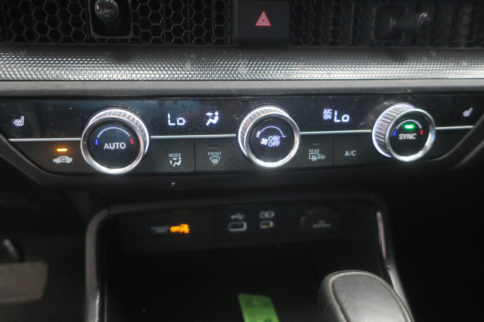 2025 Honda CR-V -- Photo 12