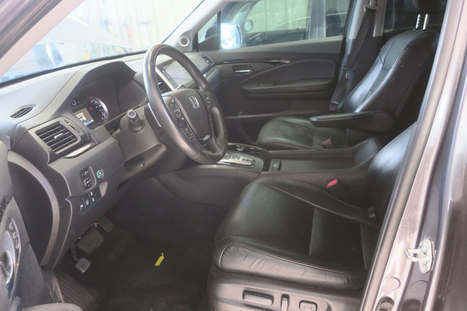 2016 Honda Pilot -- Photo 5