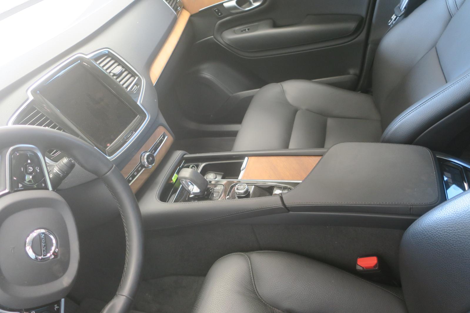 2024 Volvo XC90 -- Photo 7