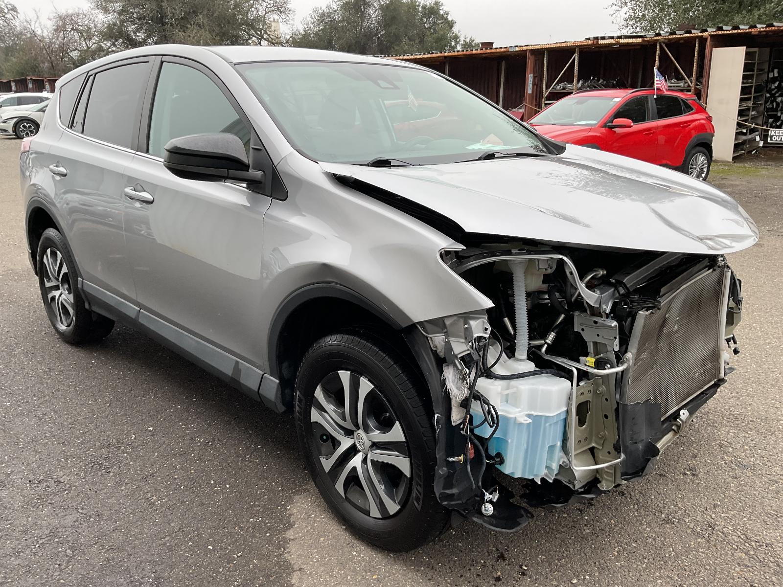 2017 Toyota RAV4 LE's photo