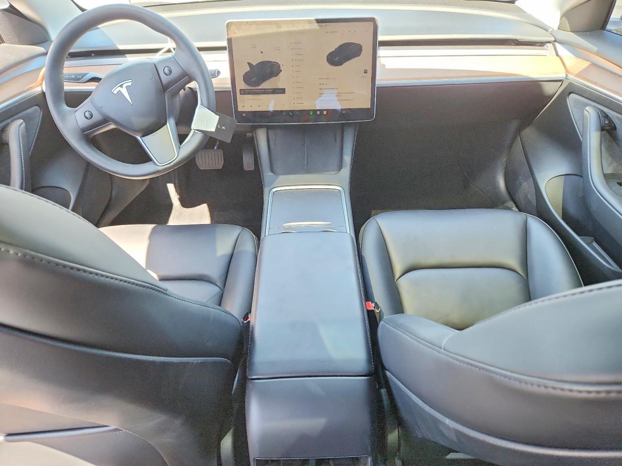 2023 Tesla Model 3 -- Photo 8