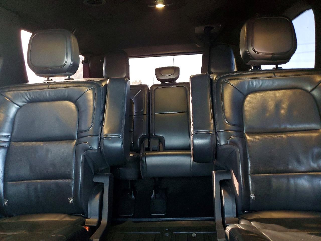 2022 Lincoln Navigator -- Photo 10