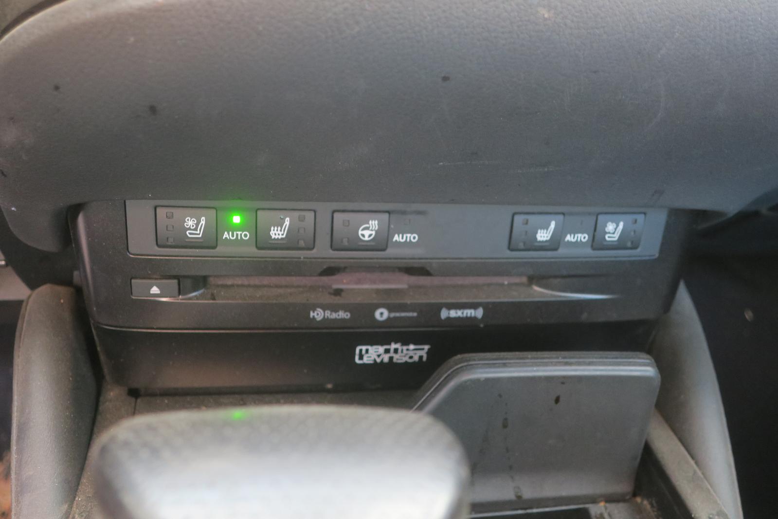 2021 Lexus ES 350 -- Photo 13