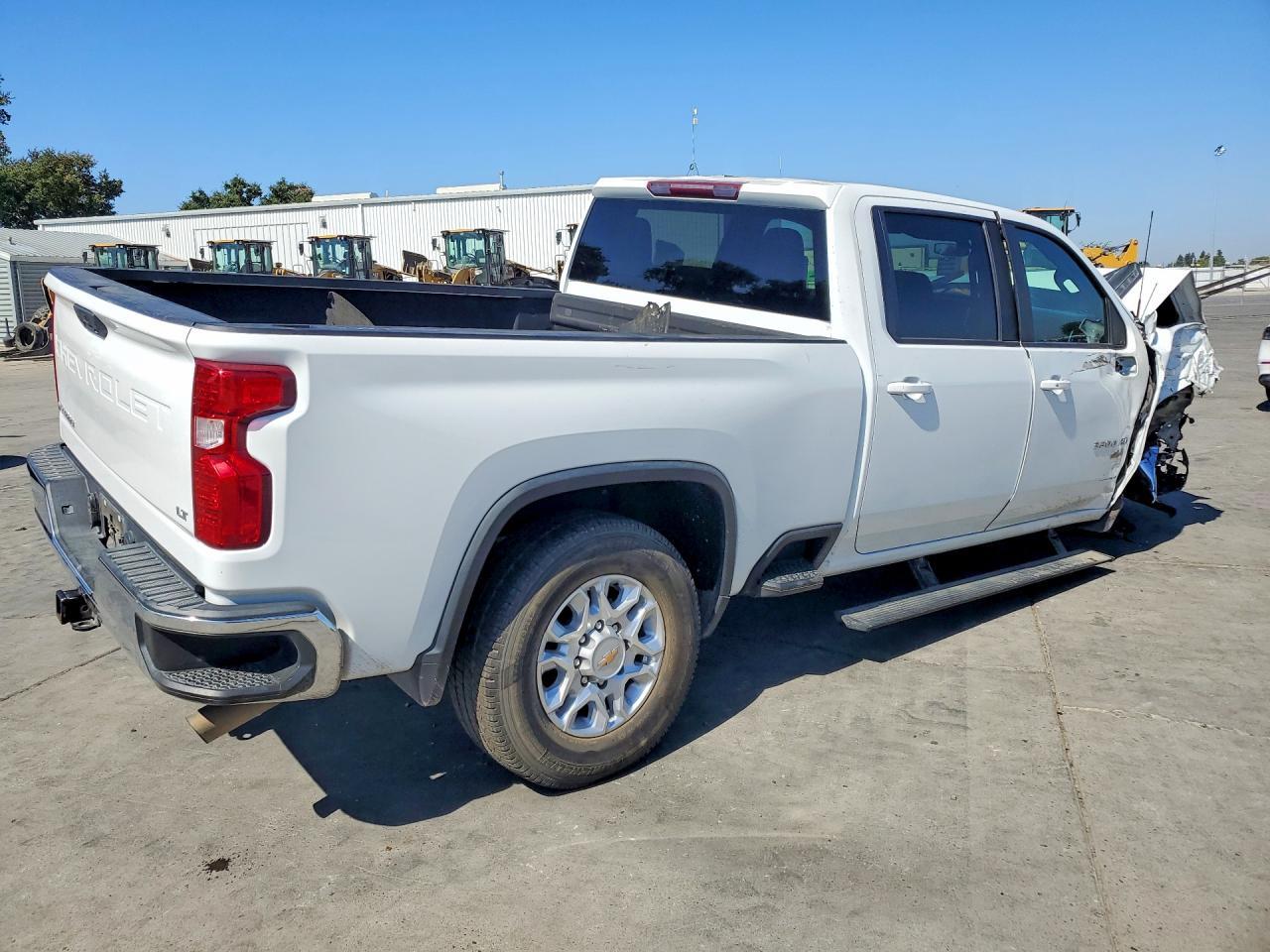 2022 Chevrolet Silverado 3500 Pickup -- Photo 3